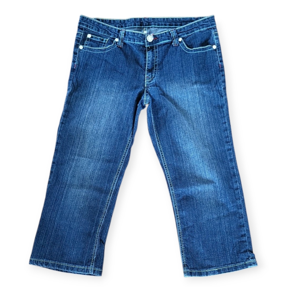 Vintage COOGI Cropped Mid-Rise Denim Jeans with Embroidered Pockets - Picture 2 of 9